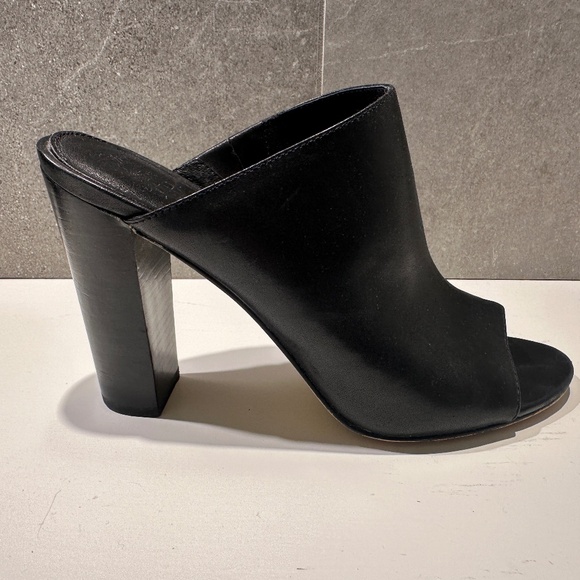 Vince Camuto mules - Picture 1 of 7